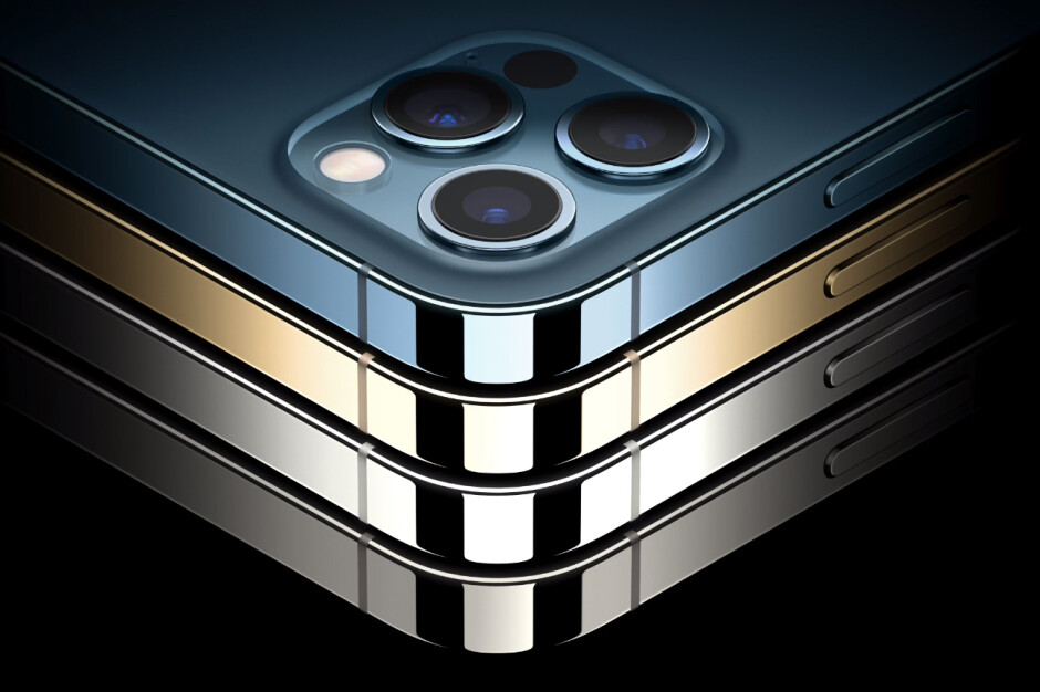 مقارنة بين Apple iPhone 12 Pro و Samsung Galaxy S20